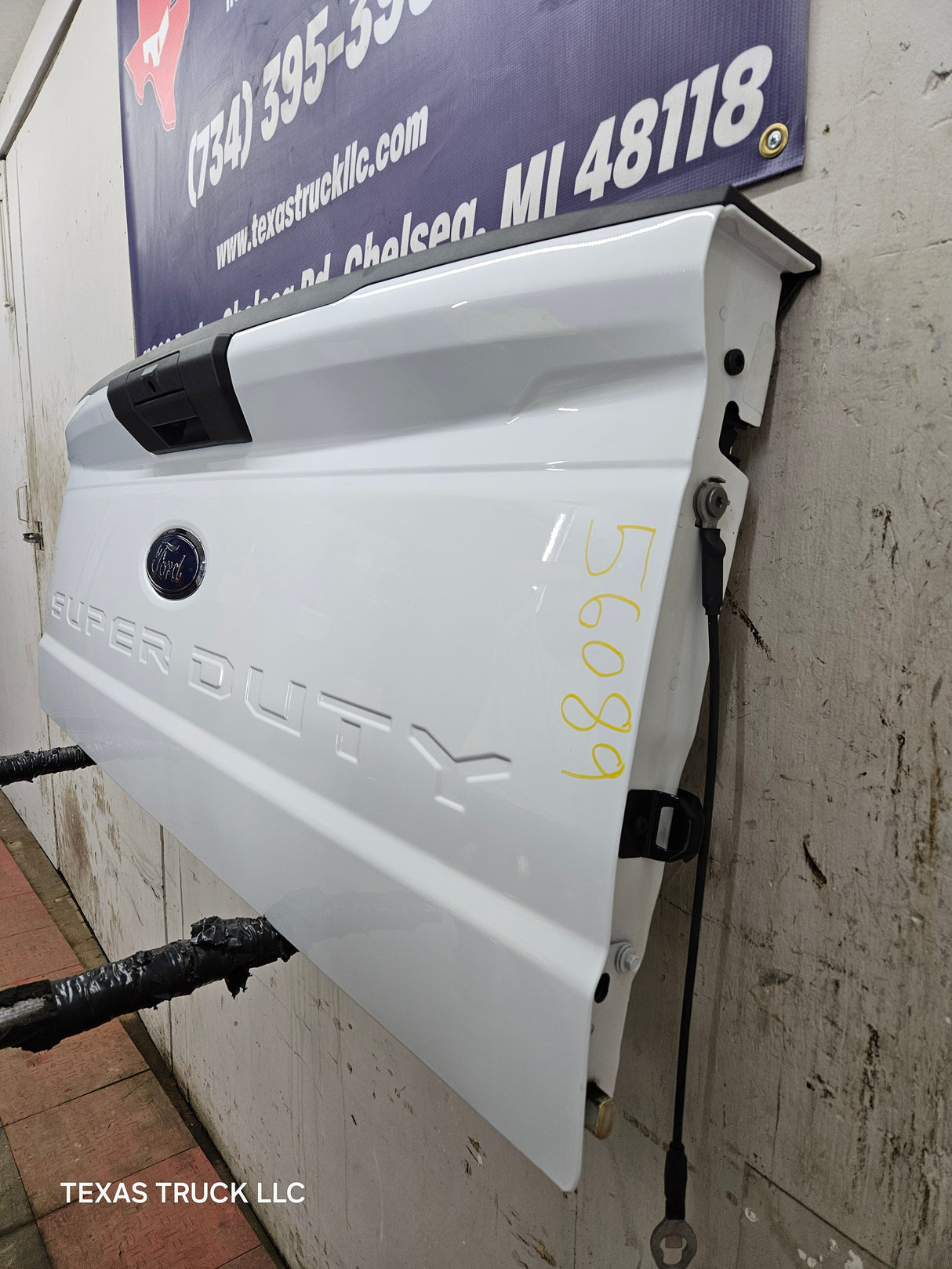 2023-2025 Ford Super Duty Tailgate F250 F350 F450 F550 - Oxford White