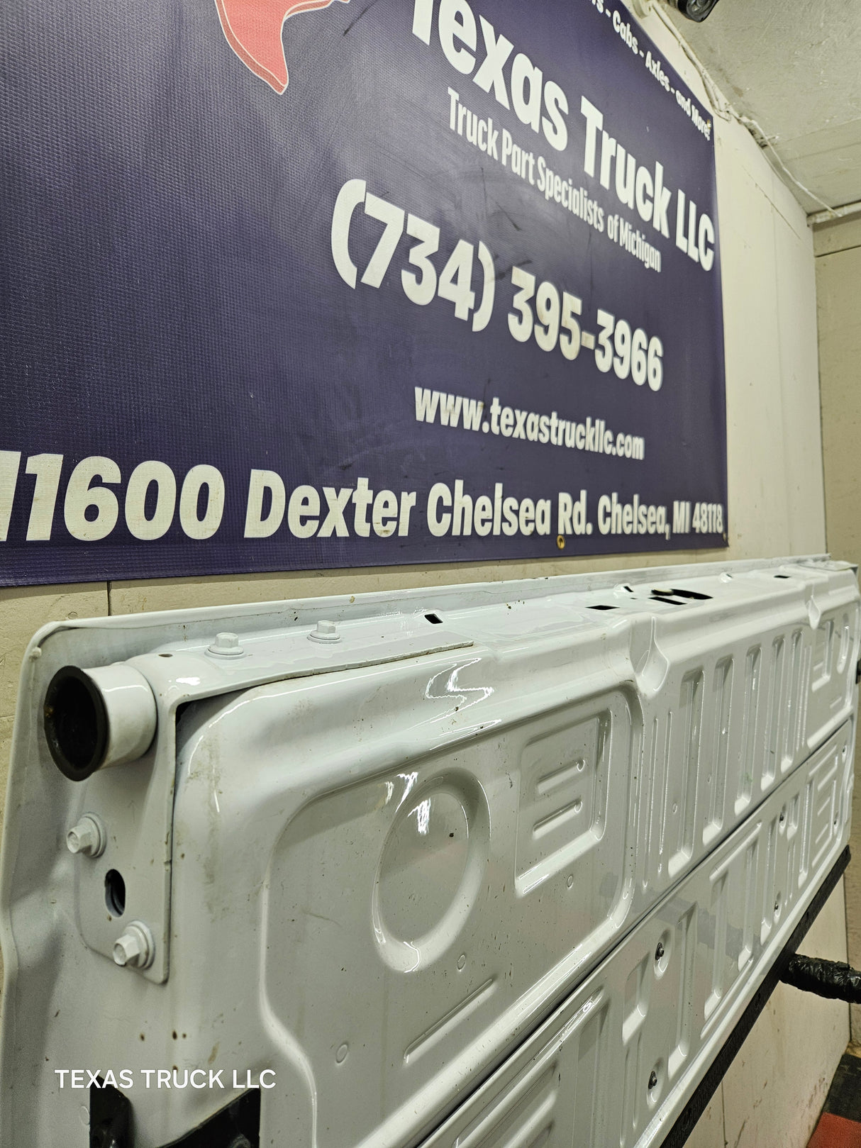 2023-2025 Ford Super Duty Tailgate F250 F350 F450 F550 - Oxford White