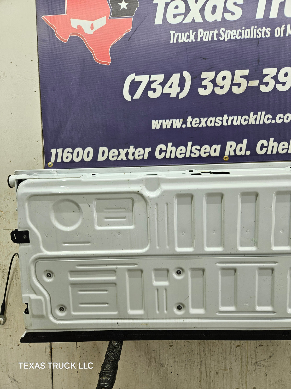 2023-2025 Ford Super Duty Tailgate F250 F350 F450 F550 - Oxford White
