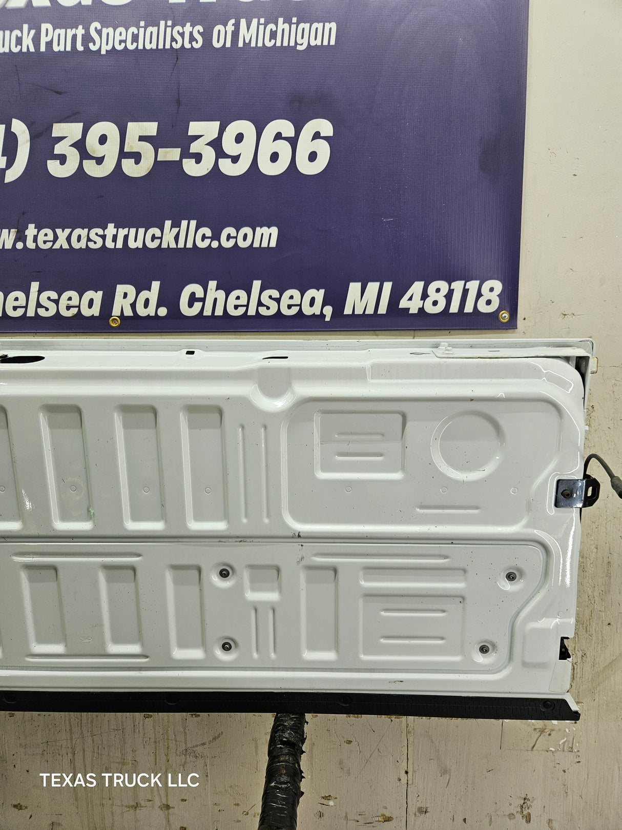 2023-2025 Ford Super Duty Tailgate F250 F350 F450 F550 - Oxford White