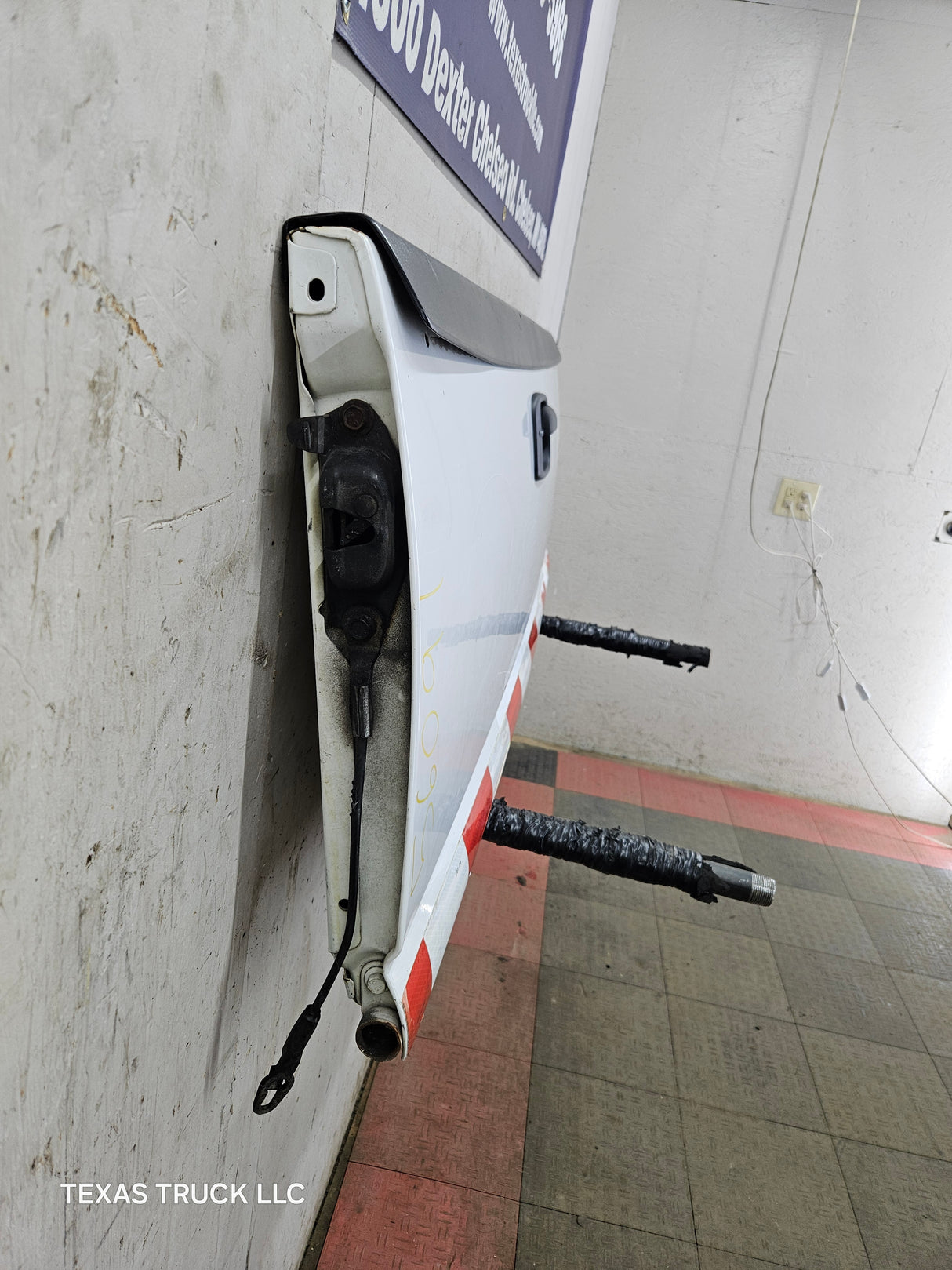 1999-2007 Chevrolet Silverado / GMC Sierra 1500 2500 3500 Tailgate