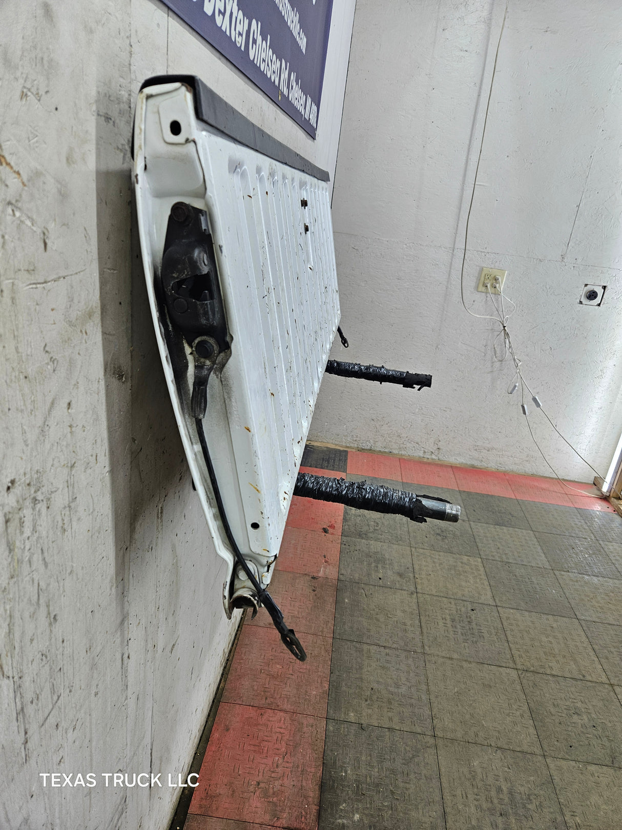 1999-2007 Chevrolet Silverado / GMC Sierra 1500 2500 3500 Tailgate