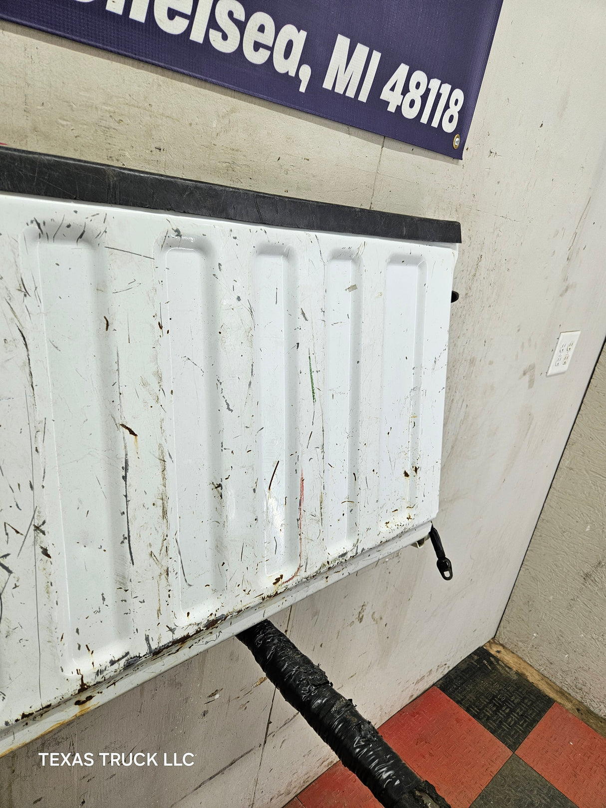 1999-2007 Chevrolet Silverado / GMC Sierra 1500 2500 3500 Tailgate