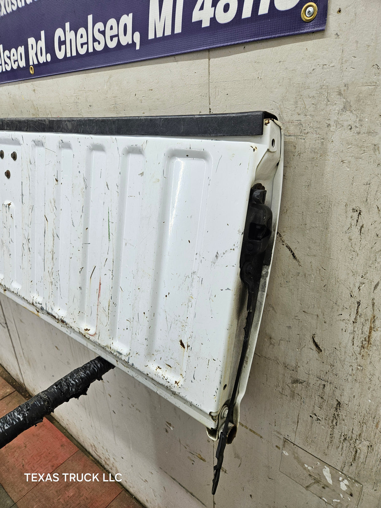 1999-2007 Chevrolet Silverado / GMC Sierra 1500 2500 3500 Tailgate