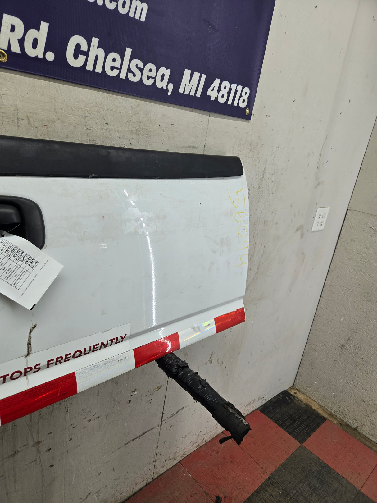 1999-2007 Chevrolet Silverado / GMC Sierra 1500 2500 3500 Tailgate