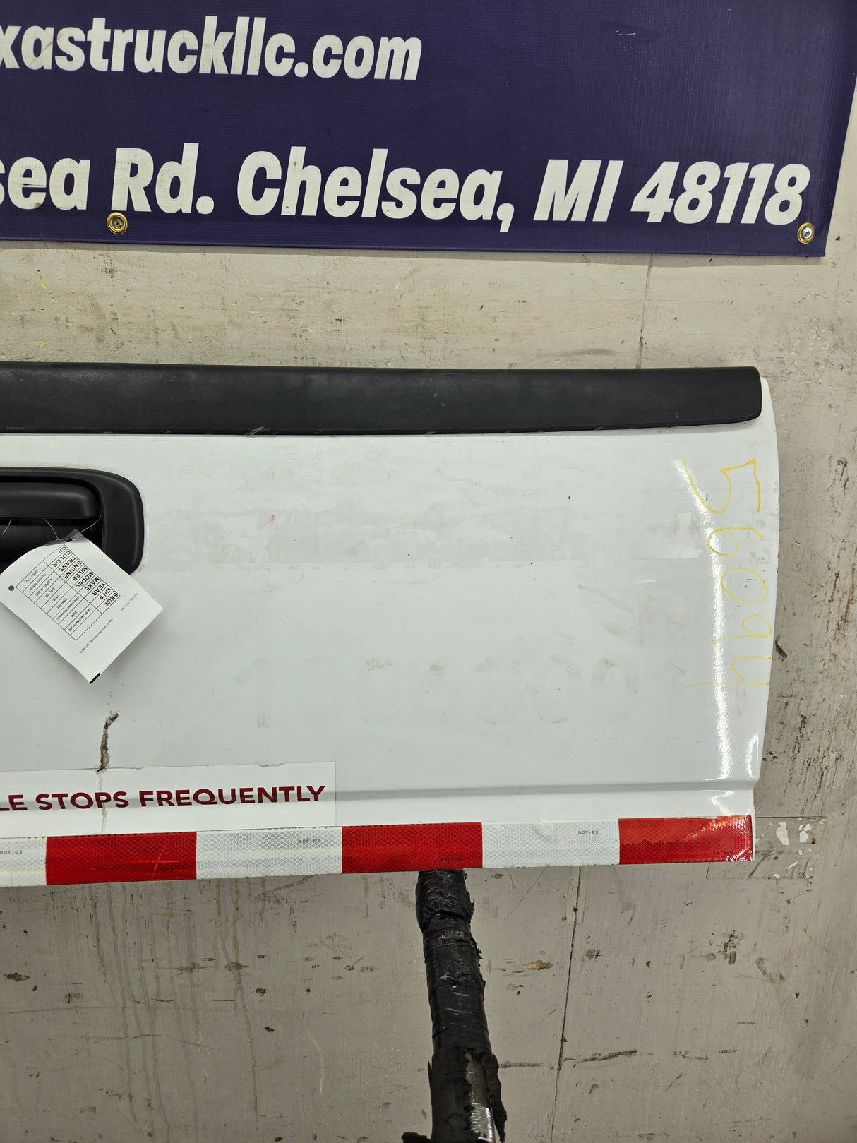 1999-2007 Chevrolet Silverado / GMC Sierra 1500 2500 3500 Tailgate