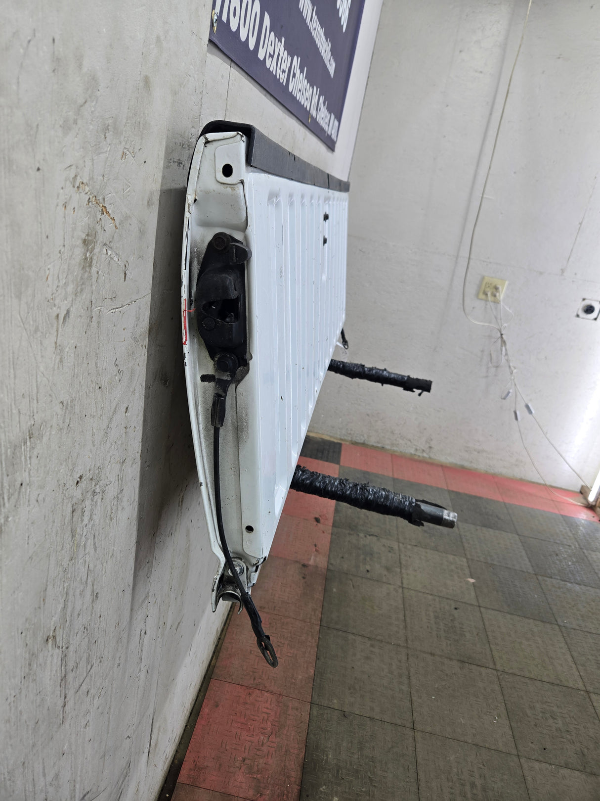 1999-2007 Chevrolet Silverado / GMC Sierra 1500 2500 3500 Tailgate