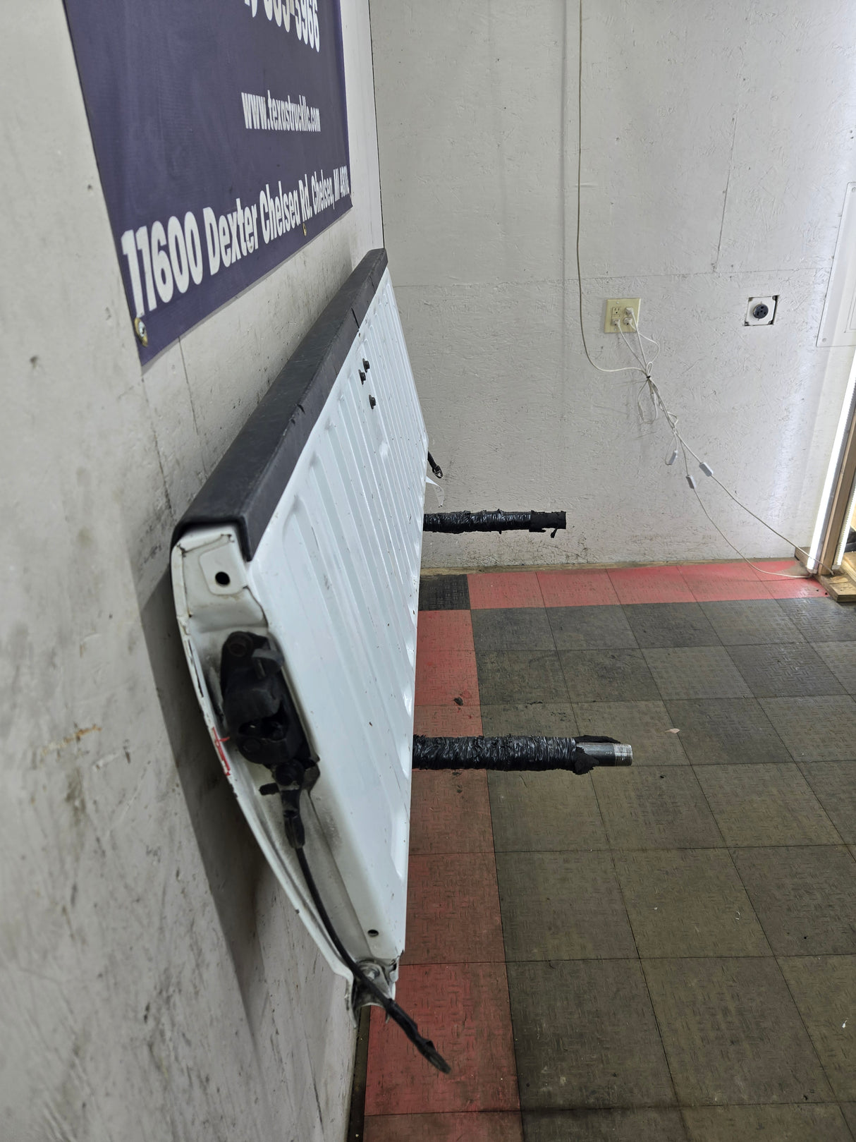 1999-2007 Chevrolet Silverado / GMC Sierra 1500 2500 3500 Tailgate