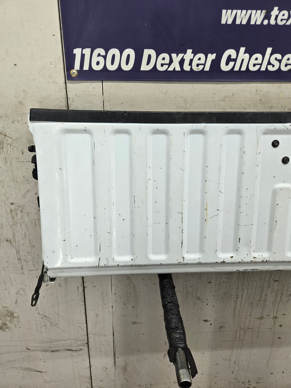 1999-2007 Chevrolet Silverado / GMC Sierra 1500 2500 3500 Tailgate