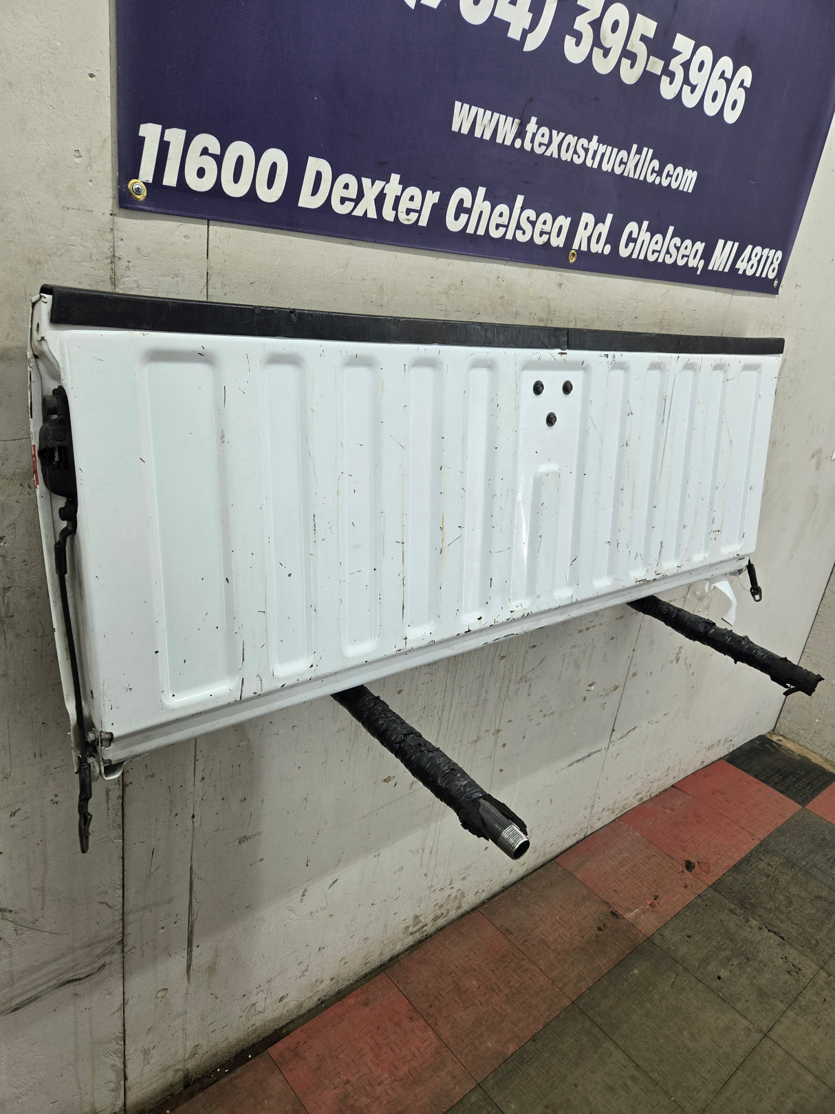 1999-2007 Chevrolet Silverado / GMC Sierra 1500 2500 3500 Tailgate