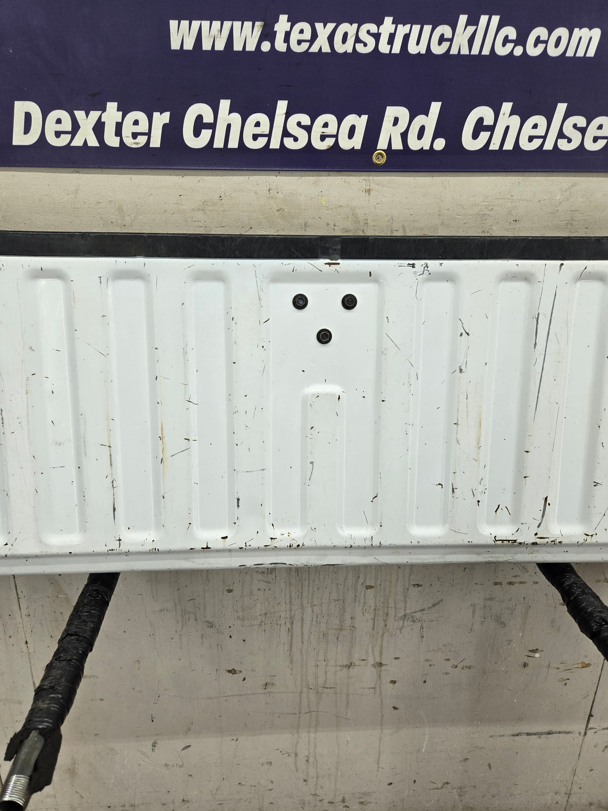 1999-2007 Chevrolet Silverado / GMC Sierra 1500 2500 3500 Tailgate