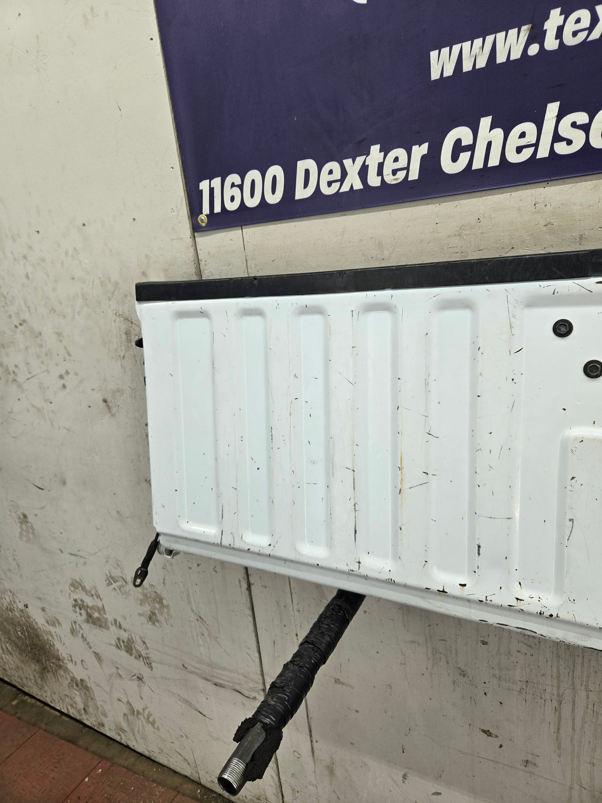 1999-2007 Chevrolet Silverado / GMC Sierra 1500 2500 3500 Tailgate