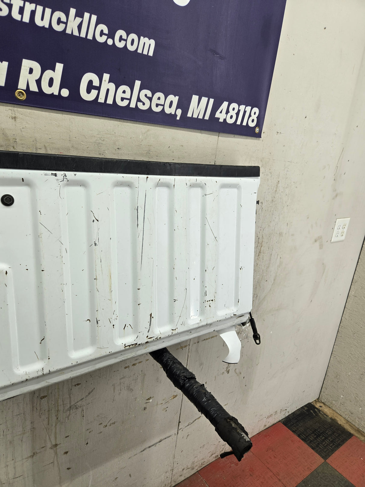 1999-2007 Chevrolet Silverado / GMC Sierra 1500 2500 3500 Tailgate