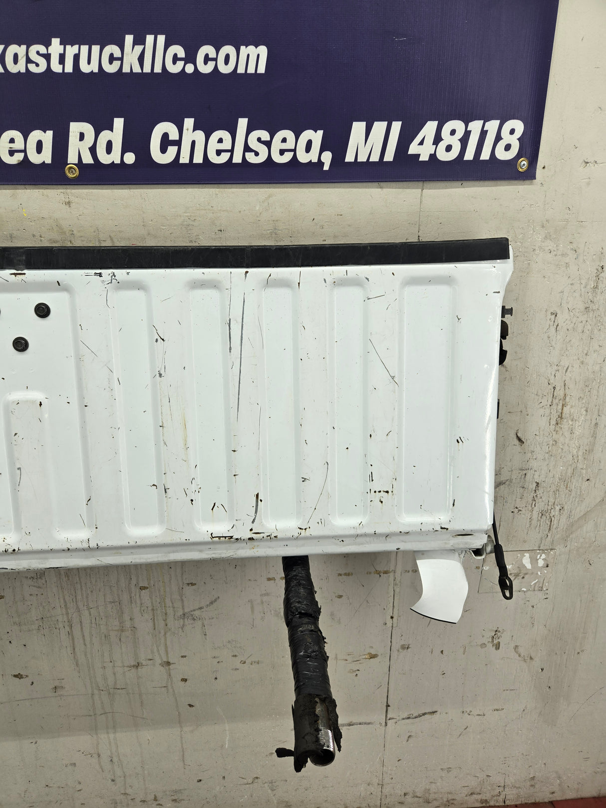 1999-2007 Chevrolet Silverado / GMC Sierra 1500 2500 3500 Tailgate