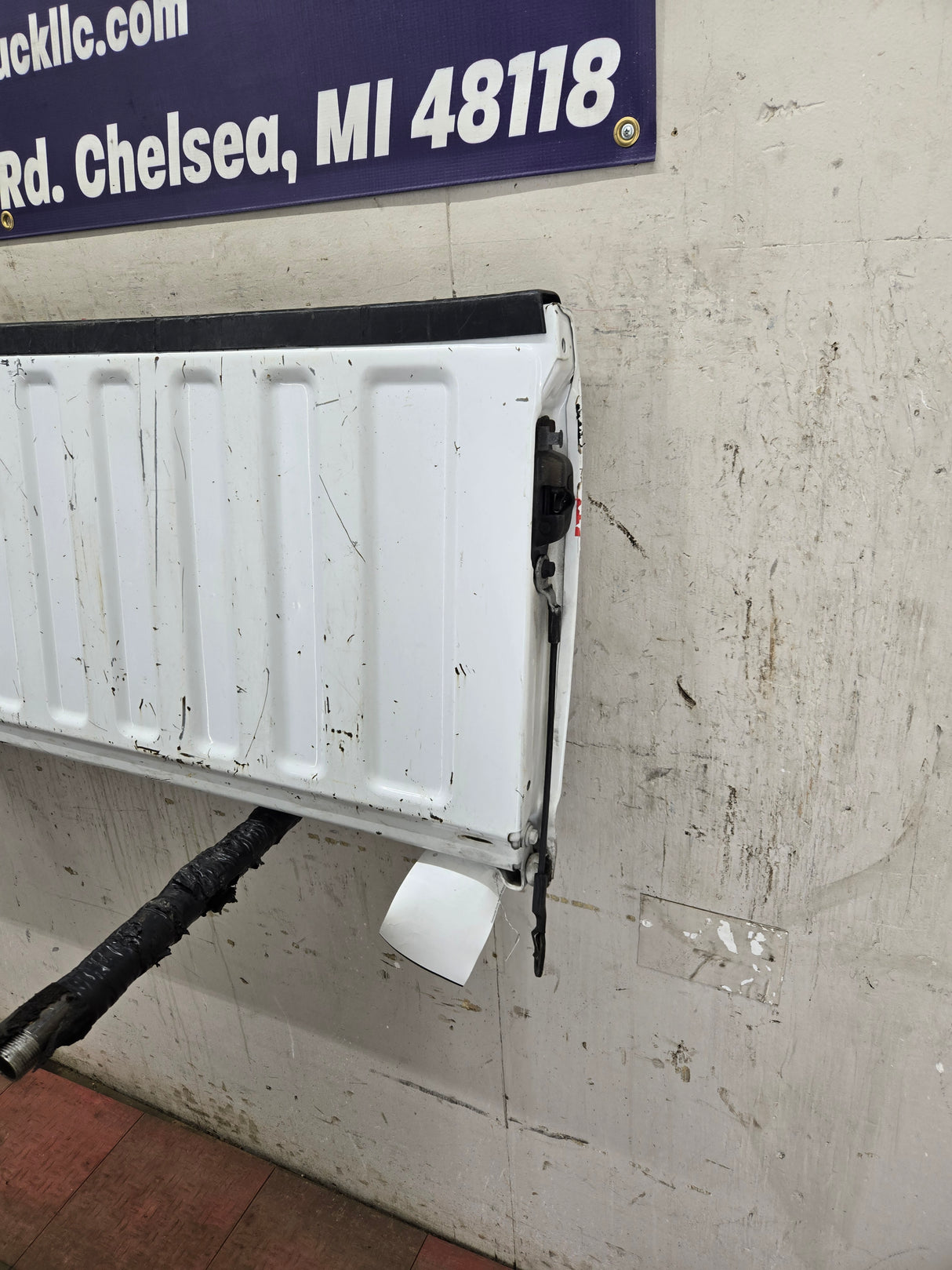 1999-2007 Chevrolet Silverado / GMC Sierra 1500 2500 3500 Tailgate