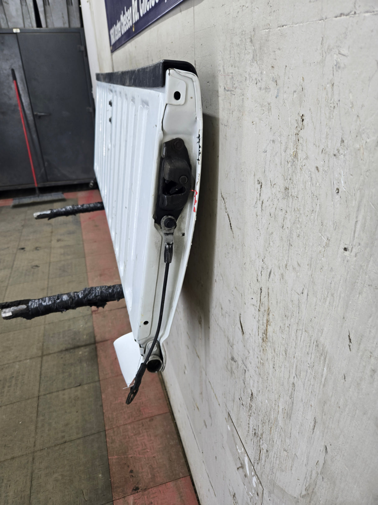 1999-2007 Chevrolet Silverado / GMC Sierra 1500 2500 3500 Tailgate