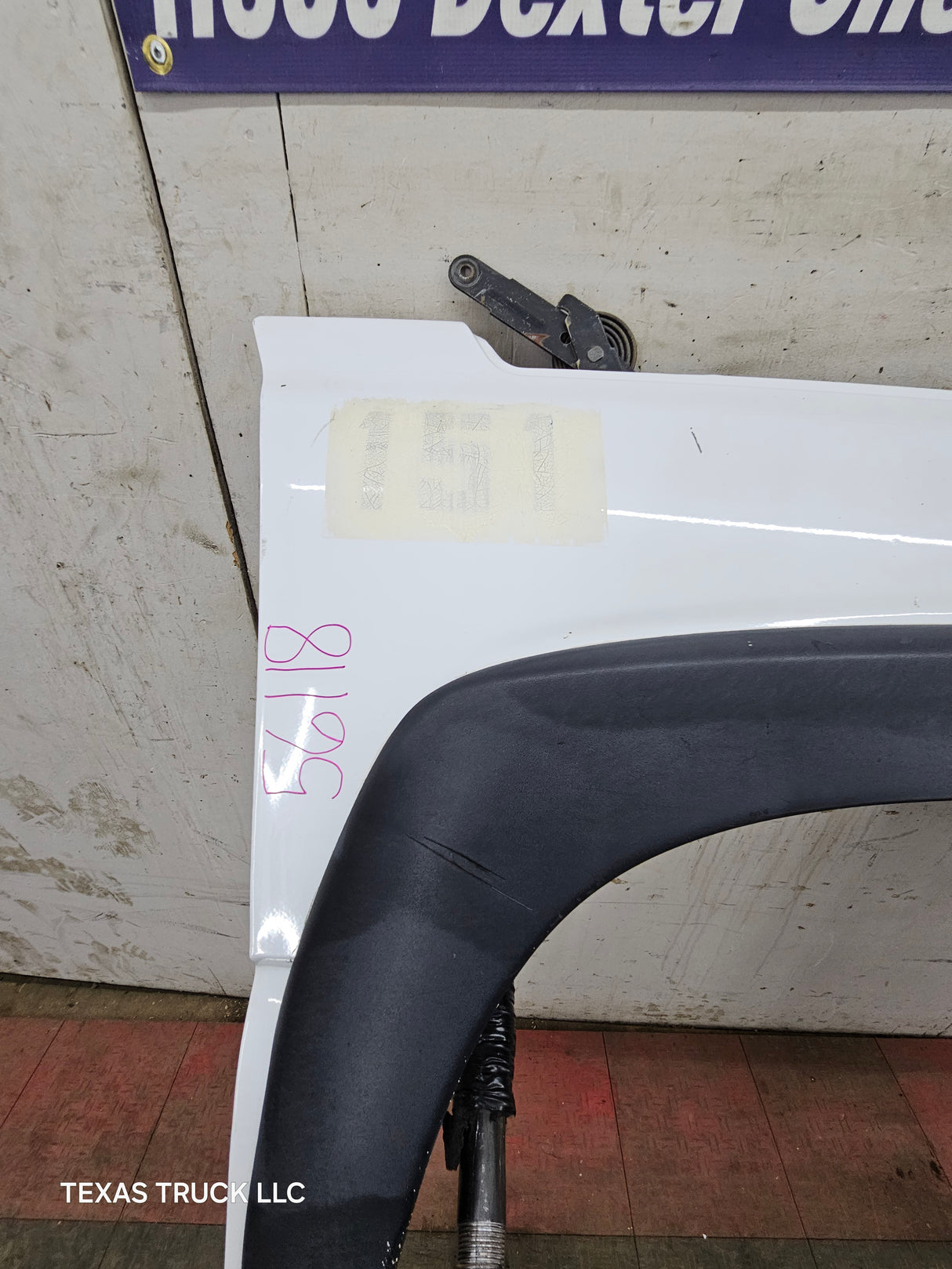 2003-2007 Chevrolet Silverado / Tahoe / Suburban 1500 2500 3500 HD RH Passenger Side "Cateye" Front Fender - Summit White