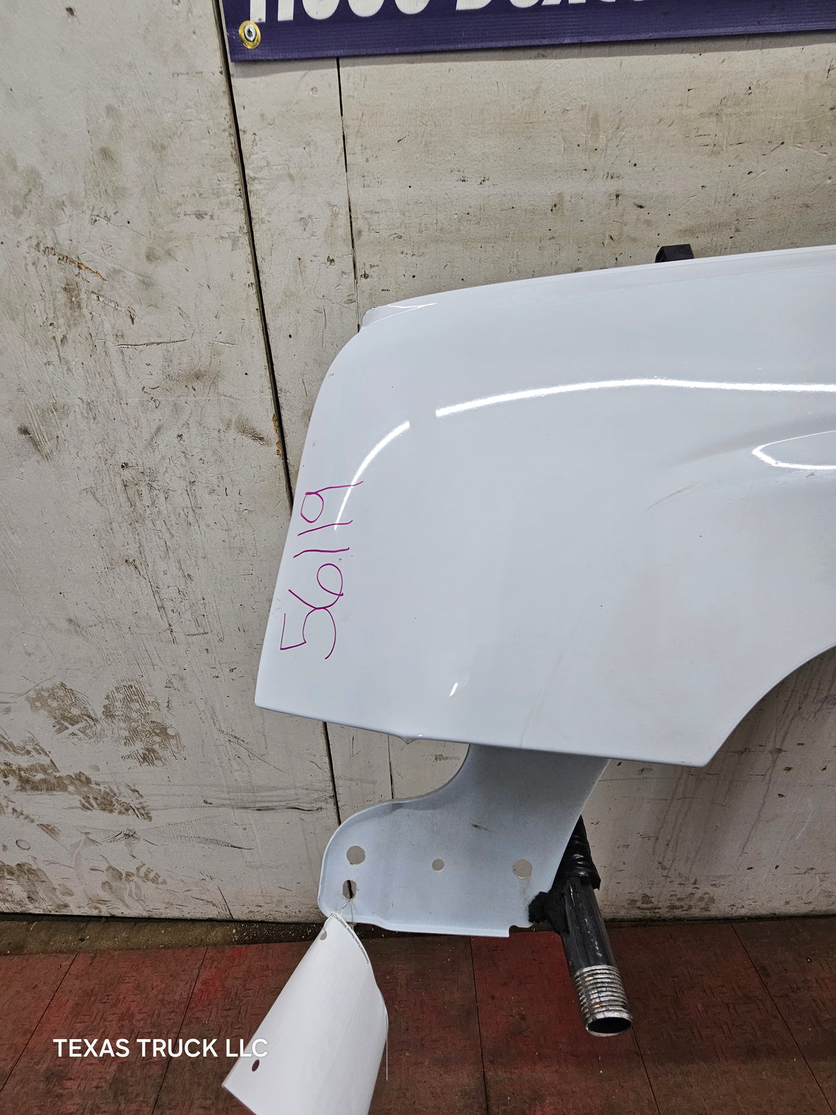 2003-2007 Chevrolet Silverado / Tahoe / Suburban 1500 2500 3500 HD LH Driver Side "Cateye" Front Fender - Summit White