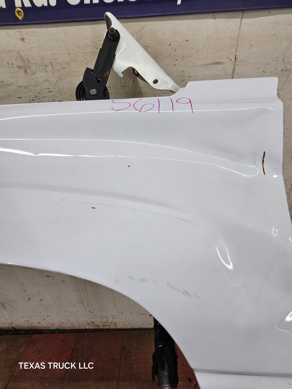 2003-2007 Chevrolet Silverado / Tahoe / Suburban 1500 2500 3500 HD LH Driver Side "Cateye" Front Fender - Summit White