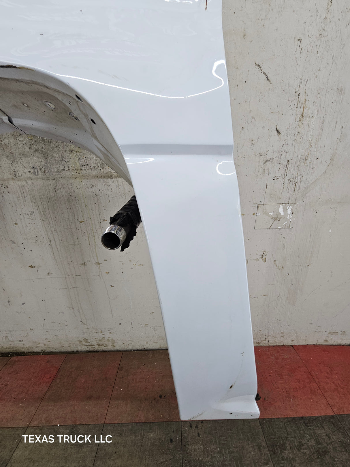 2003-2007 Chevrolet Silverado / Tahoe / Suburban 1500 2500 3500 HD LH Driver Side "Cateye" Front Fender - Summit White