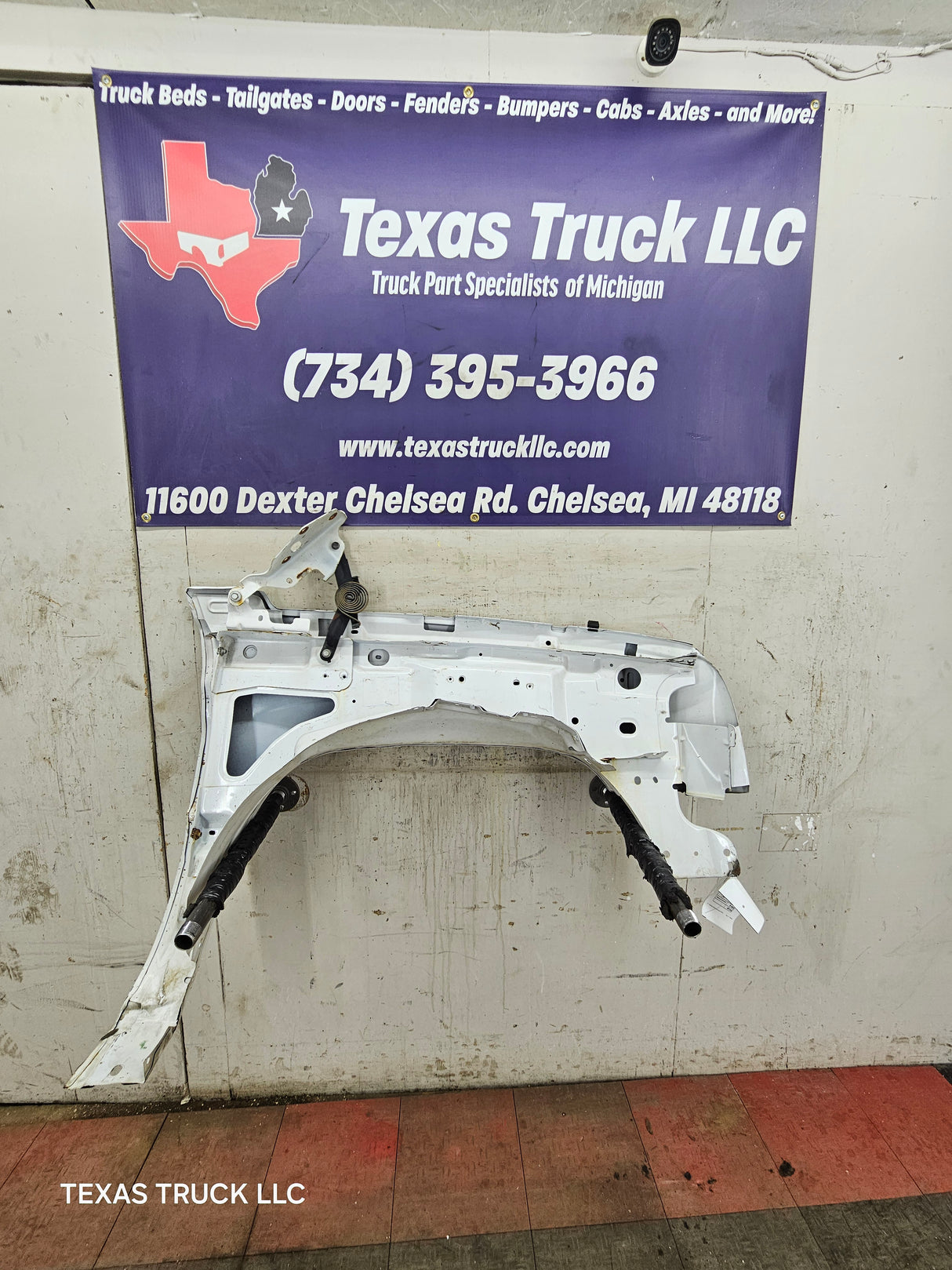 2003-2007 Chevrolet Silverado / Tahoe / Suburban 1500 2500 3500 HD LH Driver Side "Cateye" Front Fender - Summit White