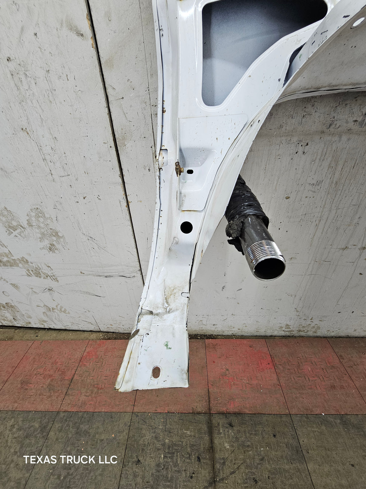 2003-2007 Chevrolet Silverado / Tahoe / Suburban 1500 2500 3500 HD LH Driver Side "Cateye" Front Fender - Summit White