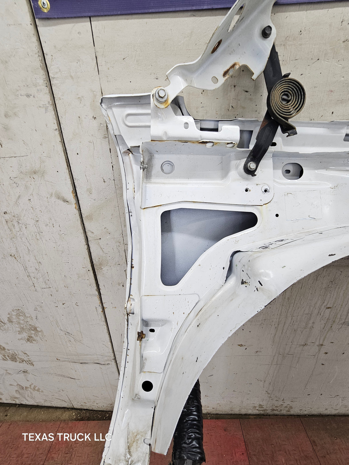 2003-2007 Chevrolet Silverado / Tahoe / Suburban 1500 2500 3500 HD LH Driver Side "Cateye" Front Fender - Summit White