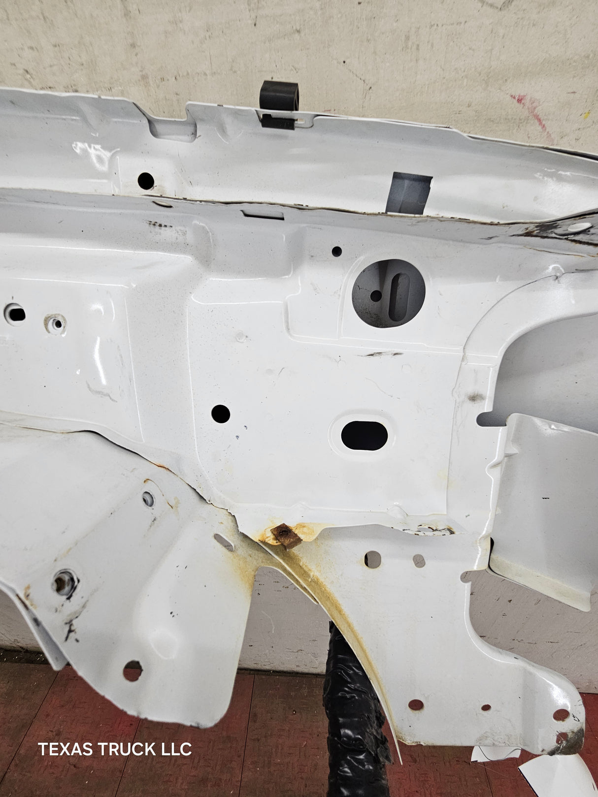 2003-2007 Chevrolet Silverado / Tahoe / Suburban 1500 2500 3500 HD LH Driver Side "Cateye" Front Fender - Summit White