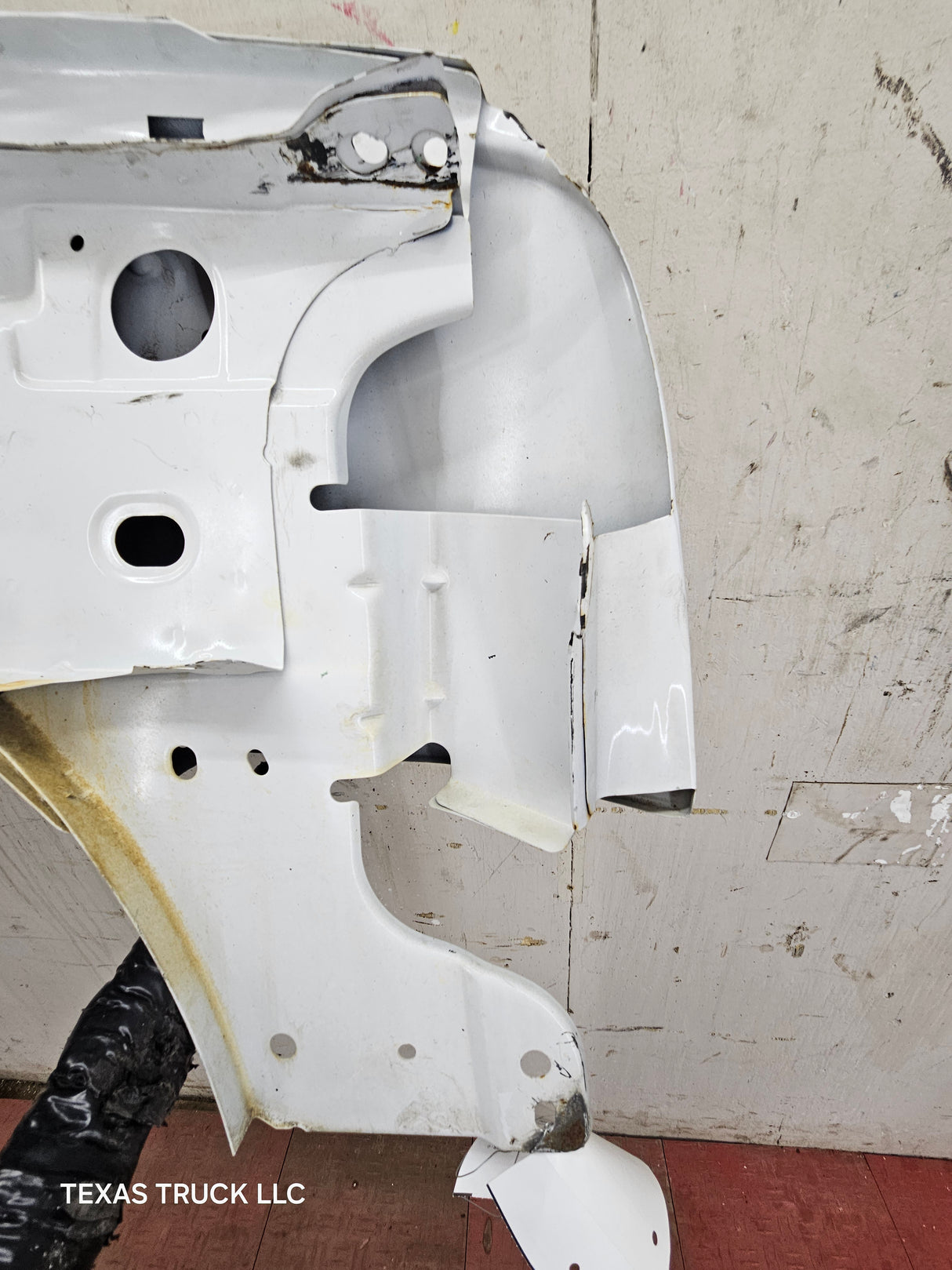 2003-2007 Chevrolet Silverado / Tahoe / Suburban 1500 2500 3500 HD LH Driver Side "Cateye" Front Fender - Summit White