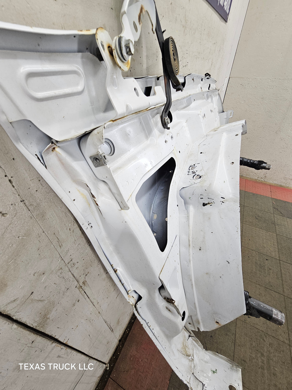 2003-2007 Chevrolet Silverado / Tahoe / Suburban 1500 2500 3500 HD LH Driver Side "Cateye" Front Fender - Summit White