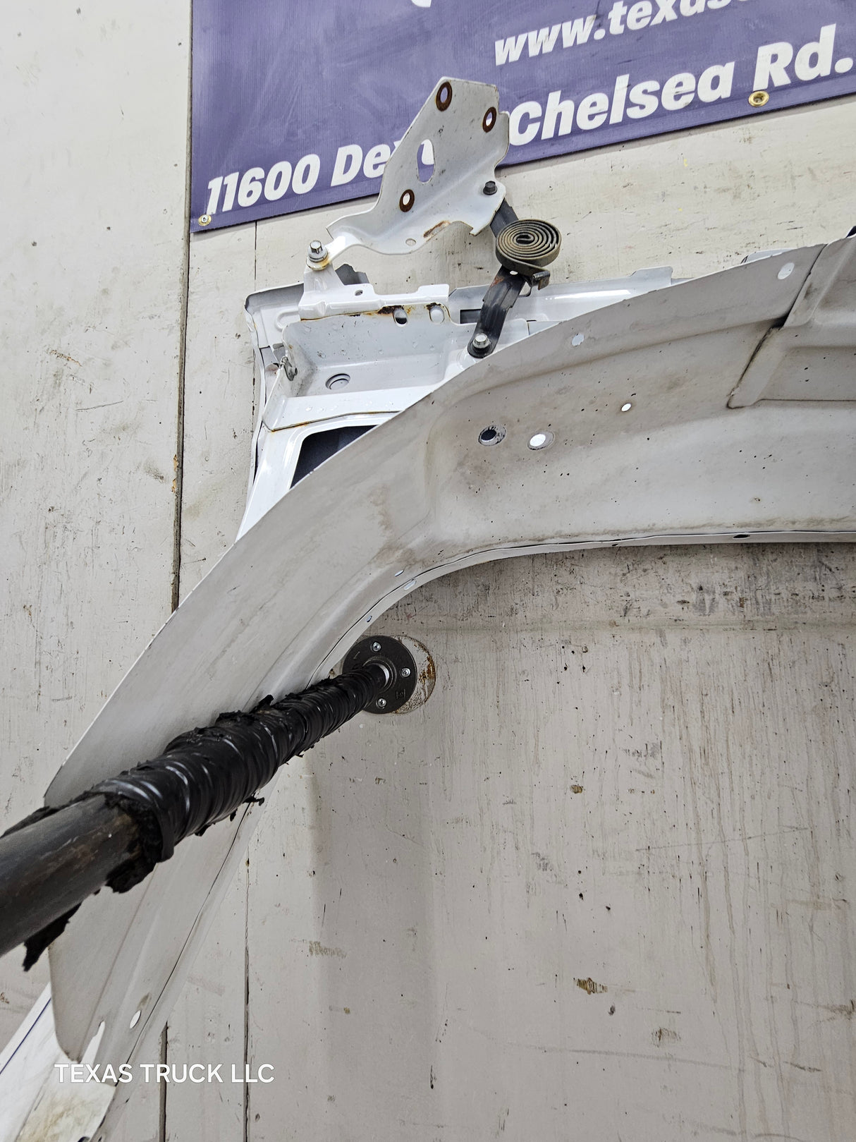 2003-2007 Chevrolet Silverado / Tahoe / Suburban 1500 2500 3500 HD LH Driver Side "Cateye" Front Fender - Summit White