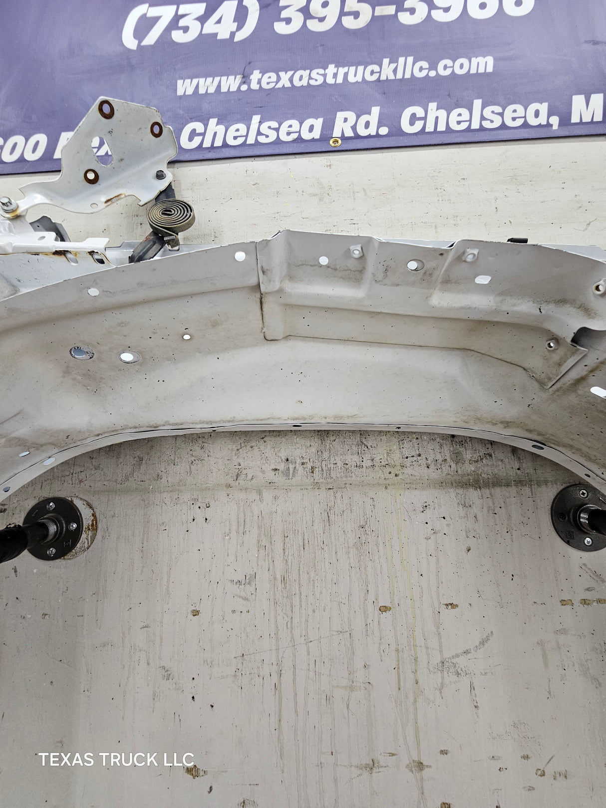 2003-2007 Chevrolet Silverado / Tahoe / Suburban 1500 2500 3500 HD LH Driver Side "Cateye" Front Fender - Summit White