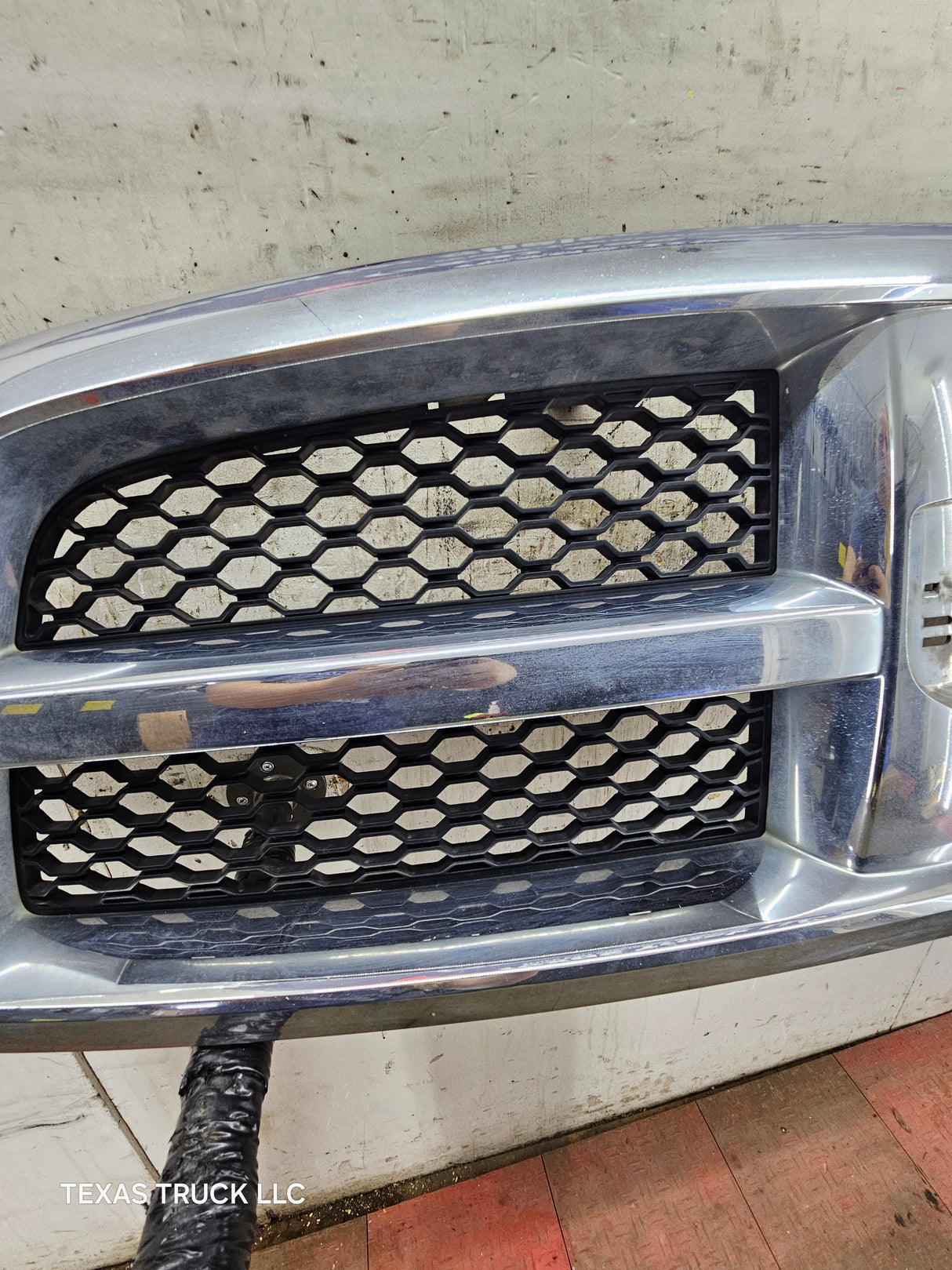 2009-2011 Dodge Ram 1500 Chrome Grill Surround