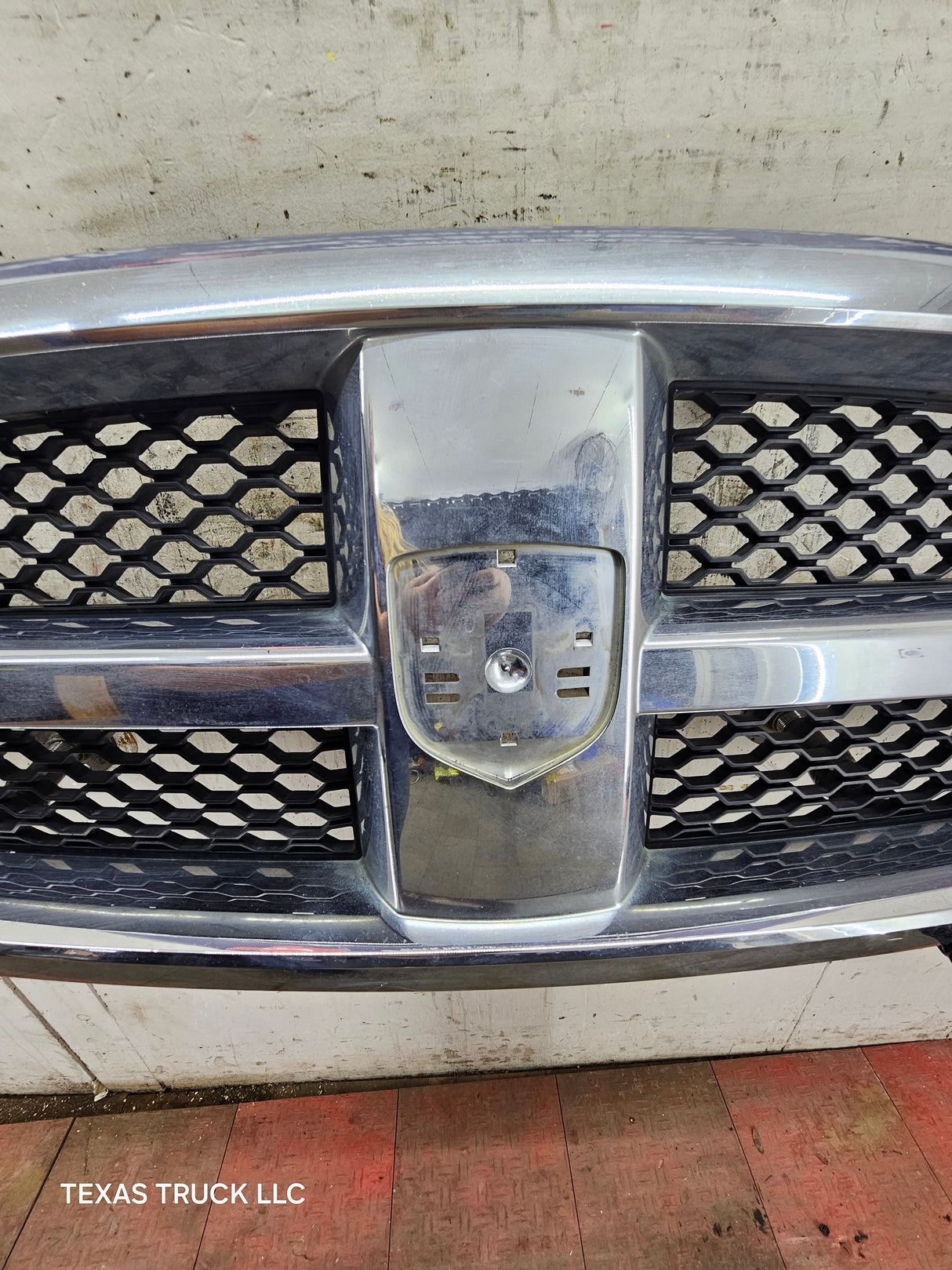 2009-2011 Dodge Ram 1500 Chrome Grill Surround
