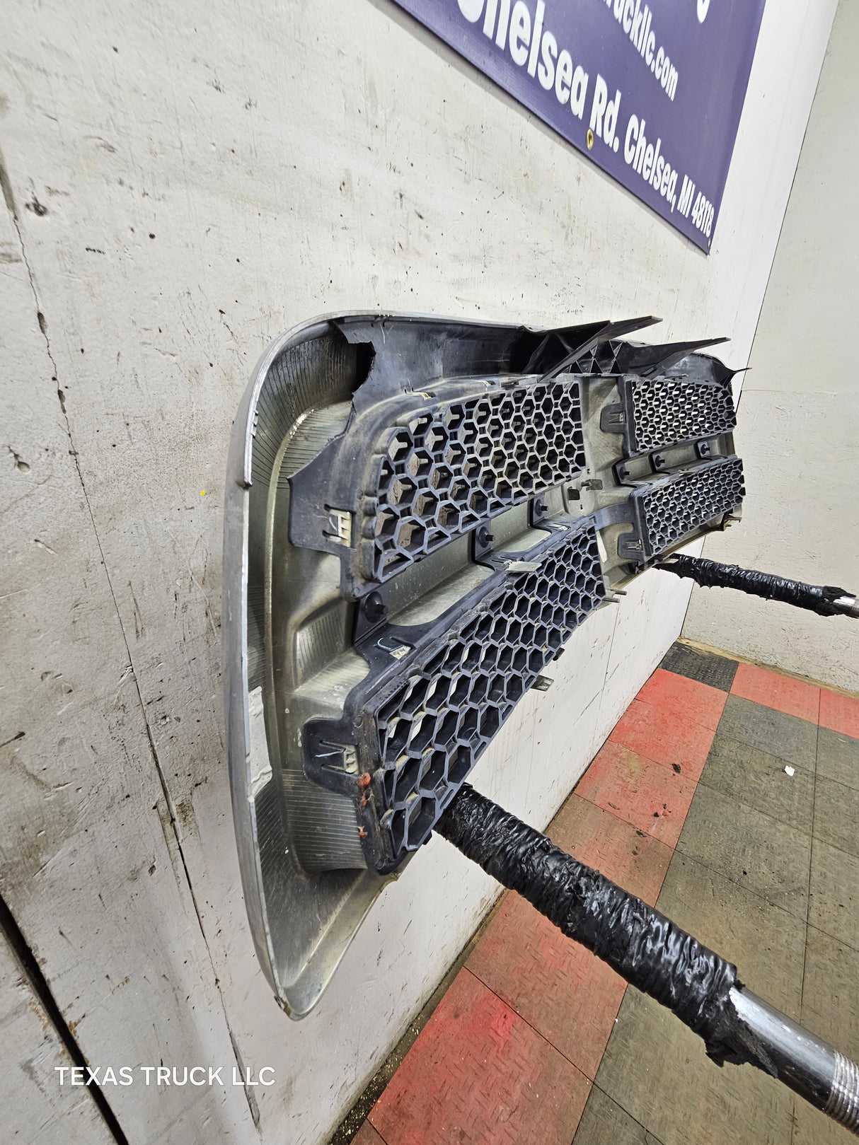 2009-2011 Dodge Ram 1500 Chrome Grill Surround