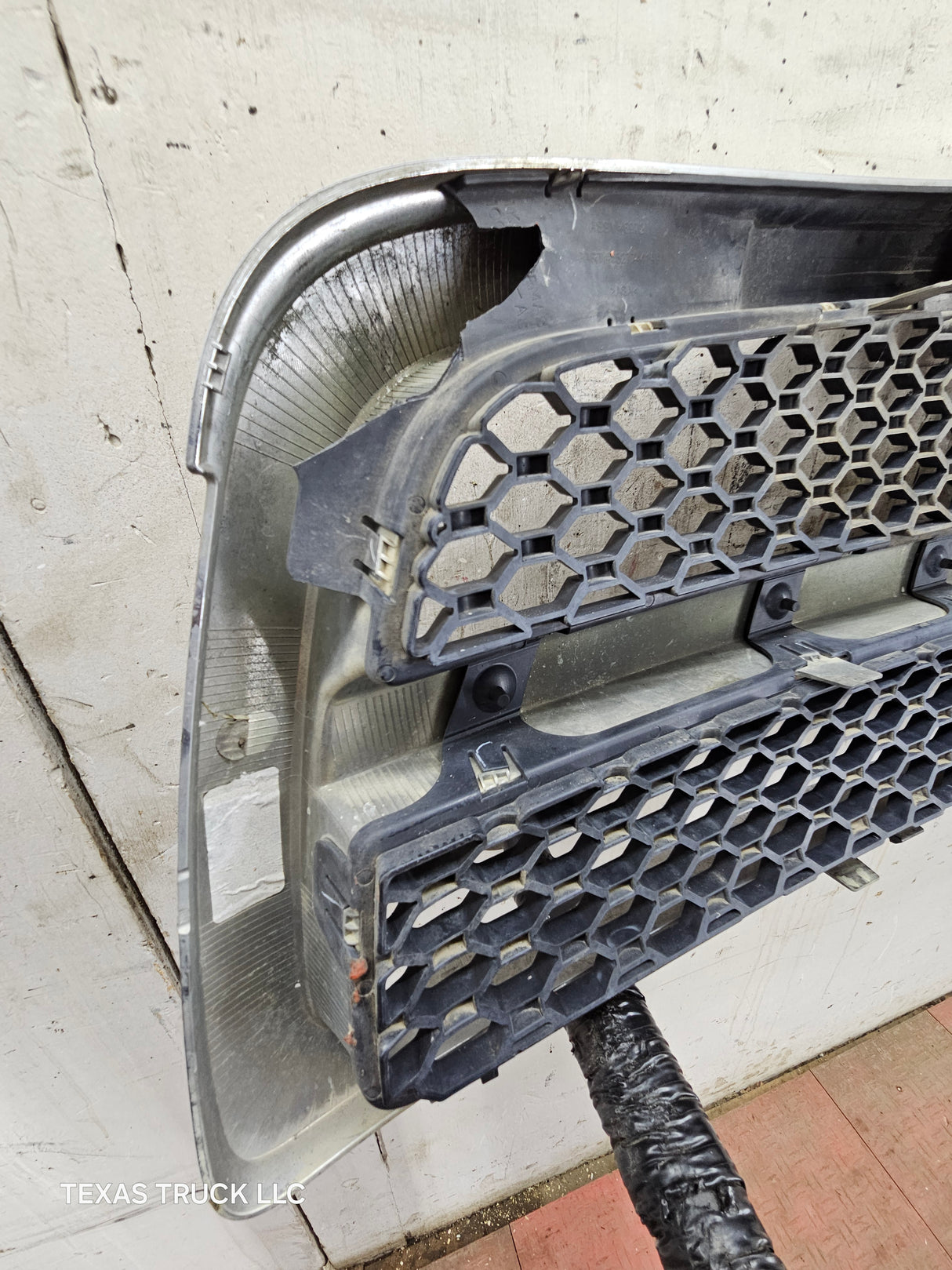 2009-2011 Dodge Ram 1500 Chrome Grill Surround