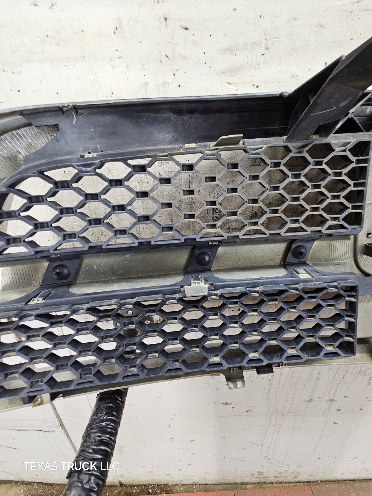 2009-2011 Dodge Ram 1500 Chrome Grill Surround