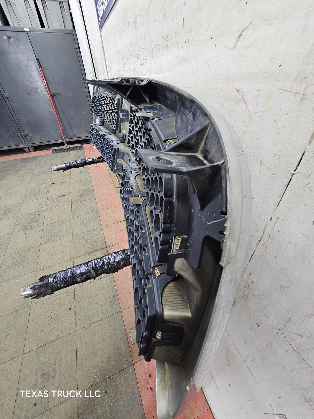 2009-2011 Dodge Ram 1500 Chrome Grill Surround