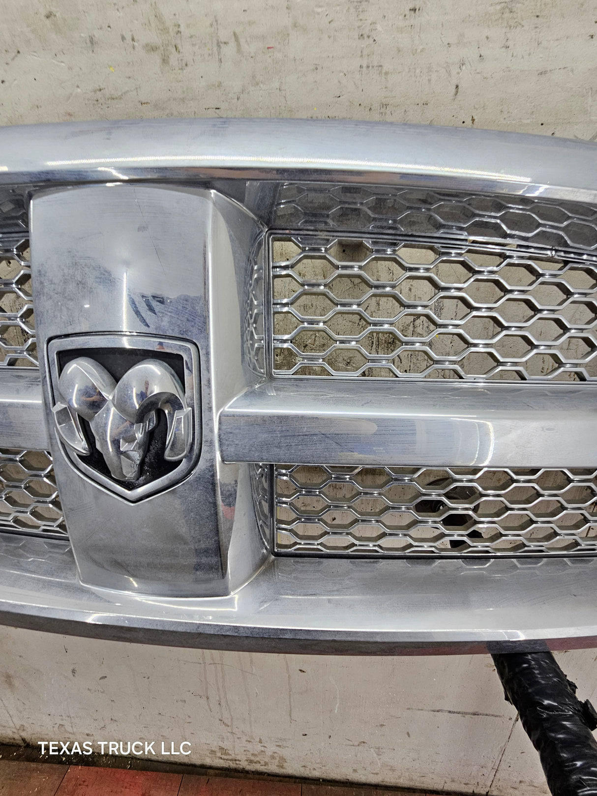 2009-2011 Dodge Ram 1500 Chrome Grill Surround