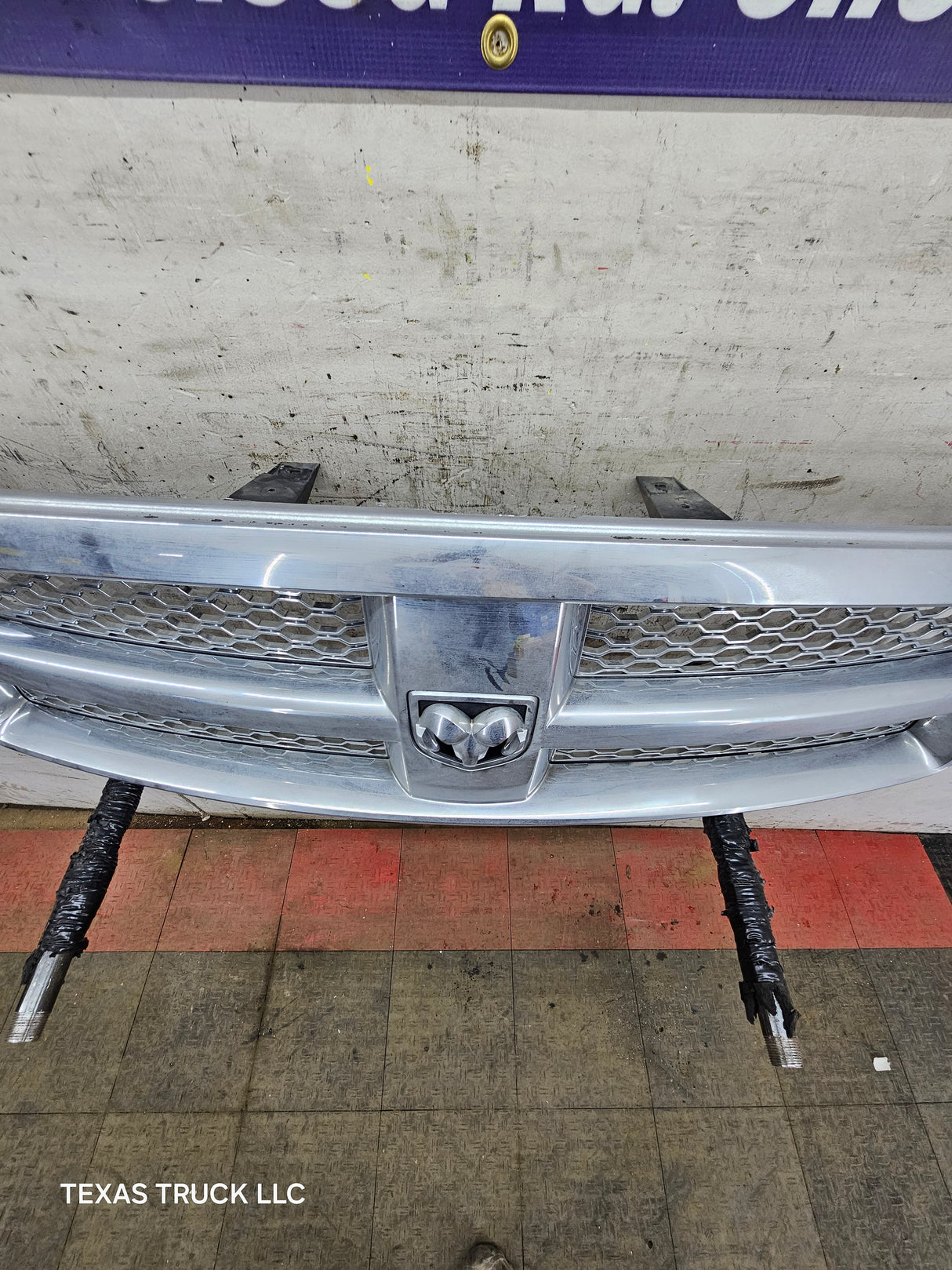 2009-2011 Dodge Ram 1500 Chrome Grill Surround