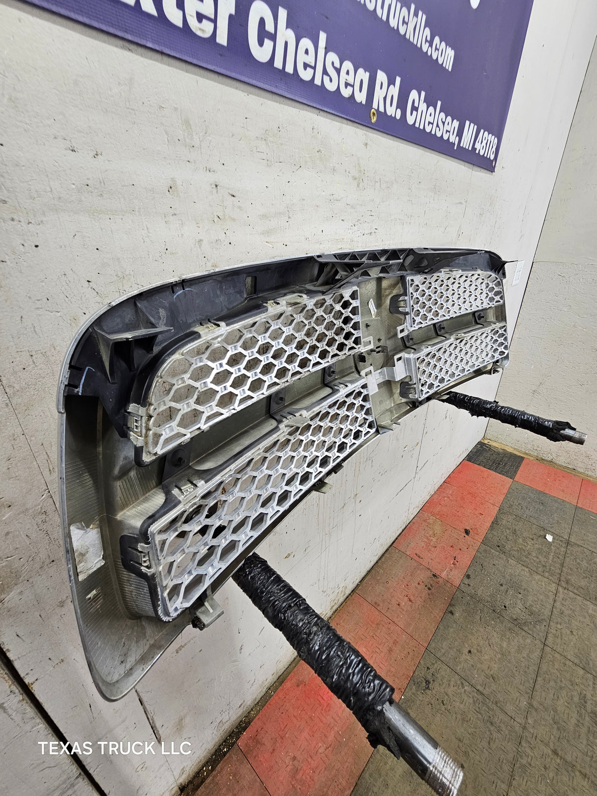 2009-2011 Dodge Ram 1500 Chrome Grill Surround