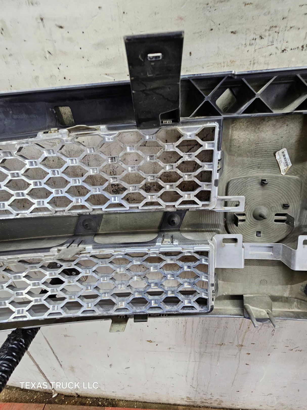 2009-2011 Dodge Ram 1500 Chrome Grill Surround