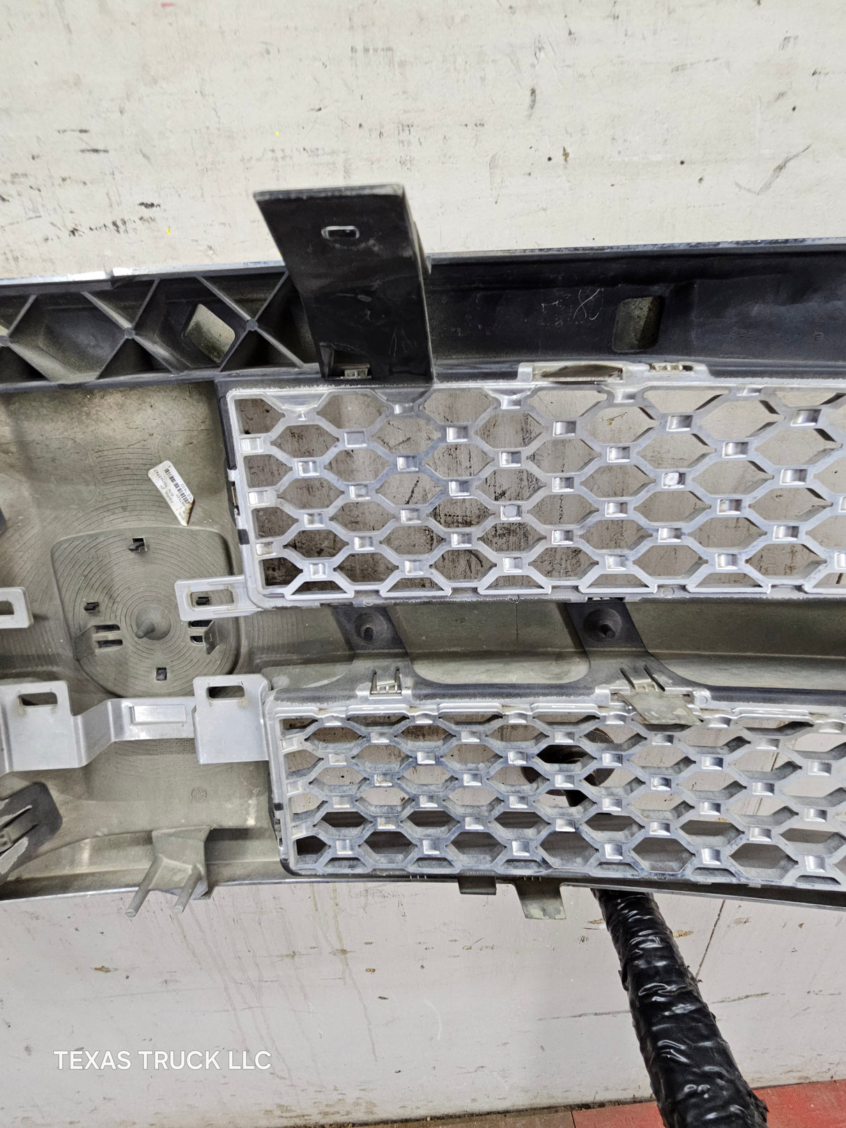 2009-2011 Dodge Ram 1500 Chrome Grill Surround