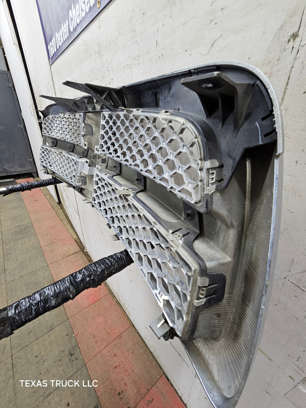 2009-2011 Dodge Ram 1500 Chrome Grill Surround