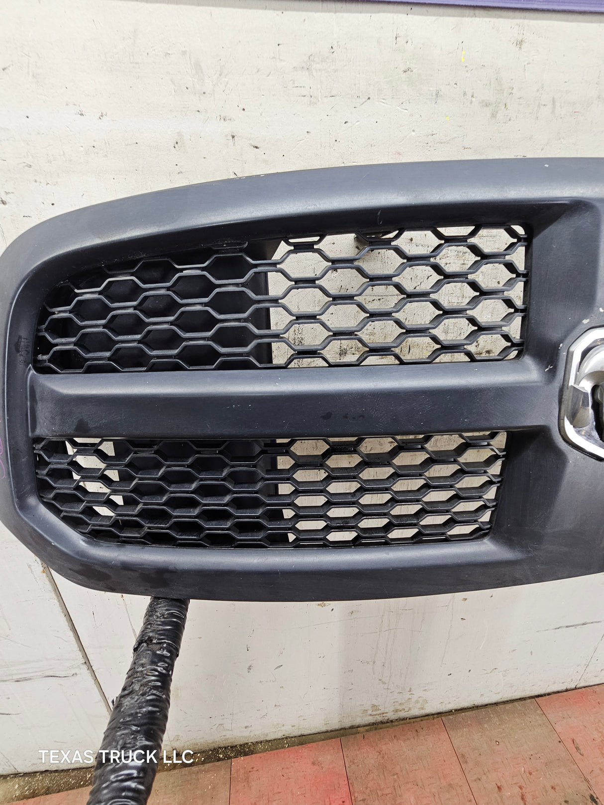 2013-2018 Dodge Ram 1500 Chrome Grill Surround
