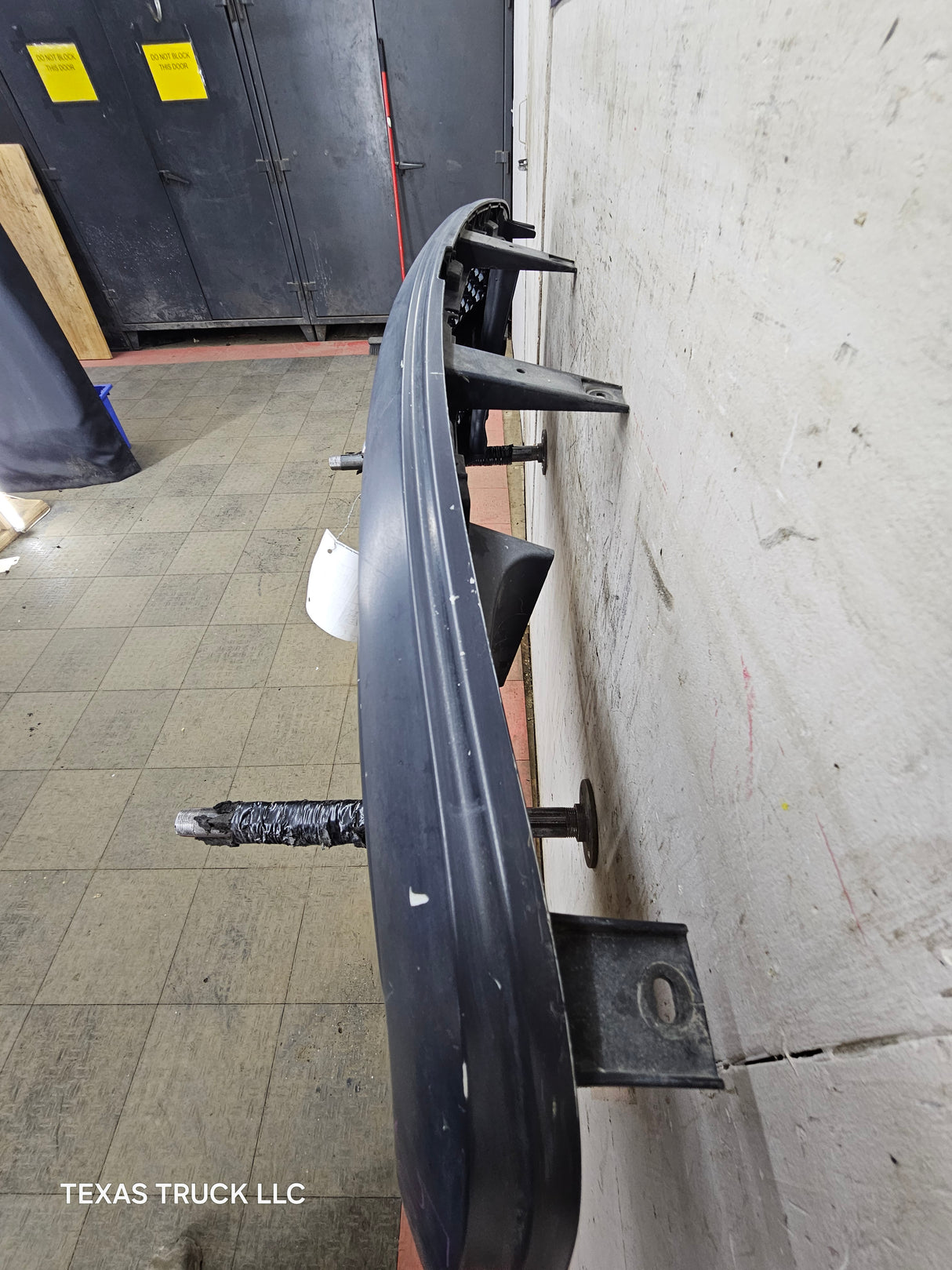 2013-2018 Dodge Ram 1500 Chrome Grill Surround