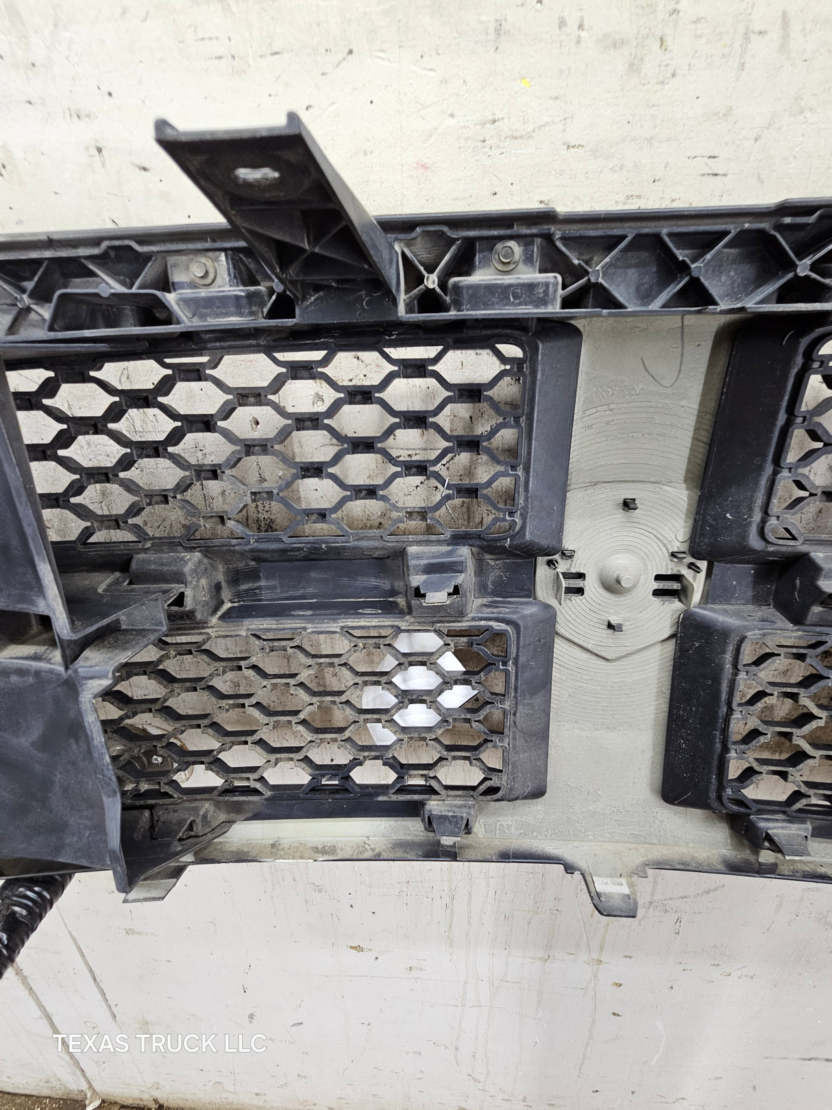 2013-2018 Dodge Ram 1500 Chrome Grill Surround