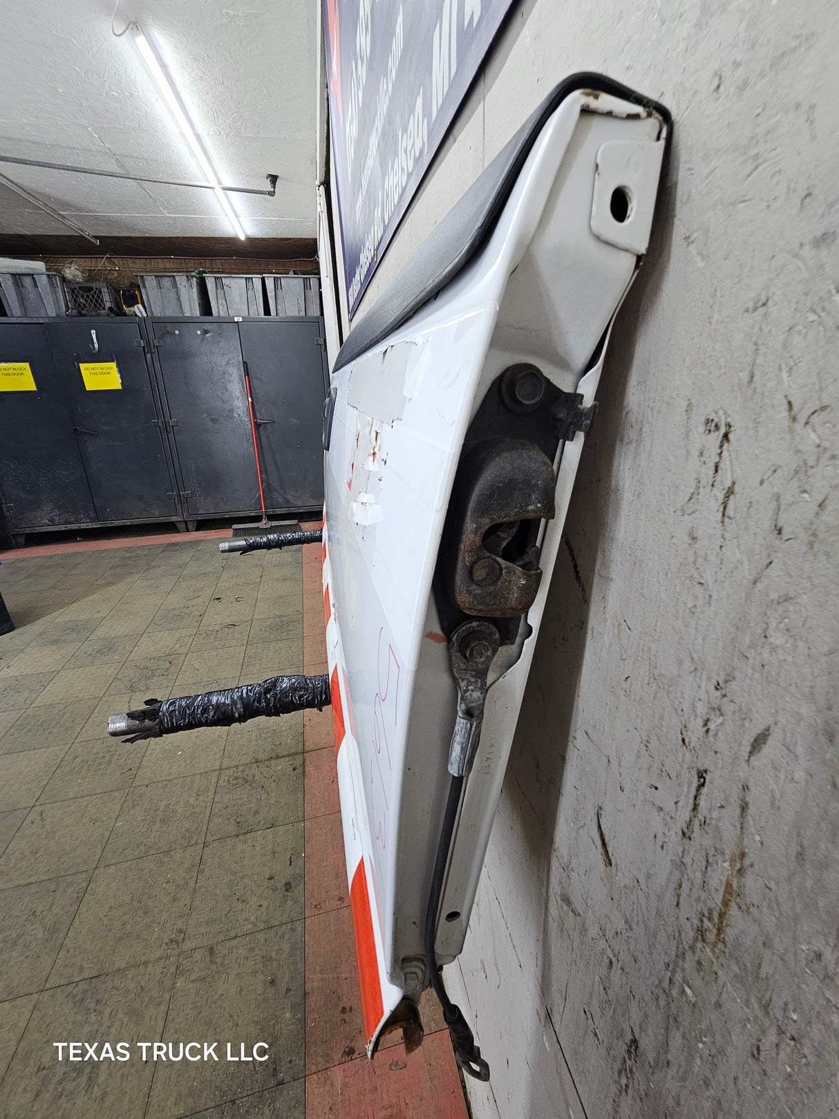 1999-2007 Chevrolet Silverado / GMC Sierra 1500 2500 3500 Tailgate - Summit White