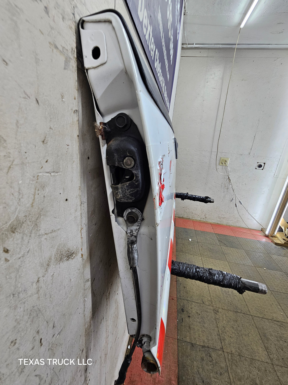 1999-2007 Chevrolet Silverado / GMC Sierra 1500 2500 3500 Tailgate - Summit White