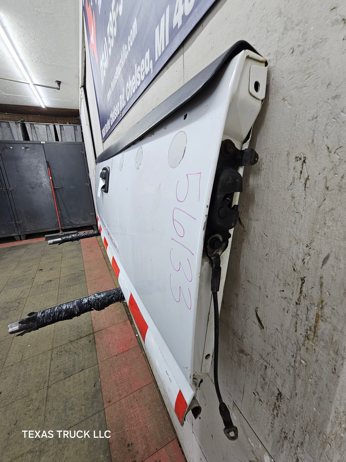 1999-2007 Chevrolet Silverado / GMC Sierra 1500 2500 3500 Tailgate